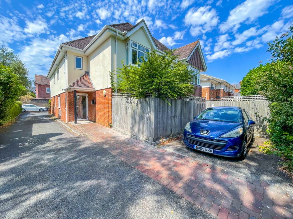 3 Chessel Avenue, Bournemouth, Dorset