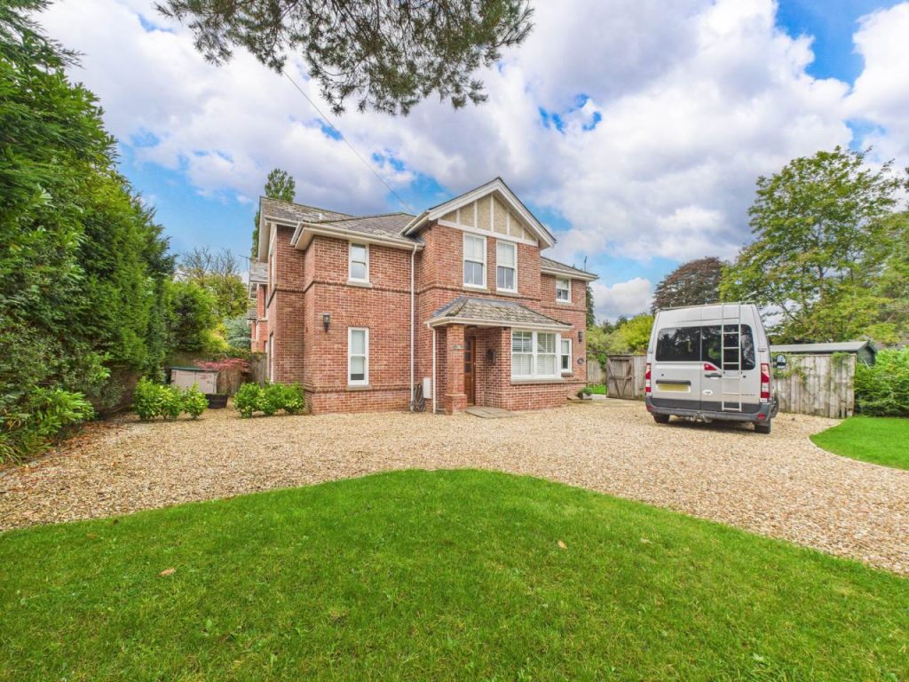 Wiltshire Road, Bransgore, Christchurch