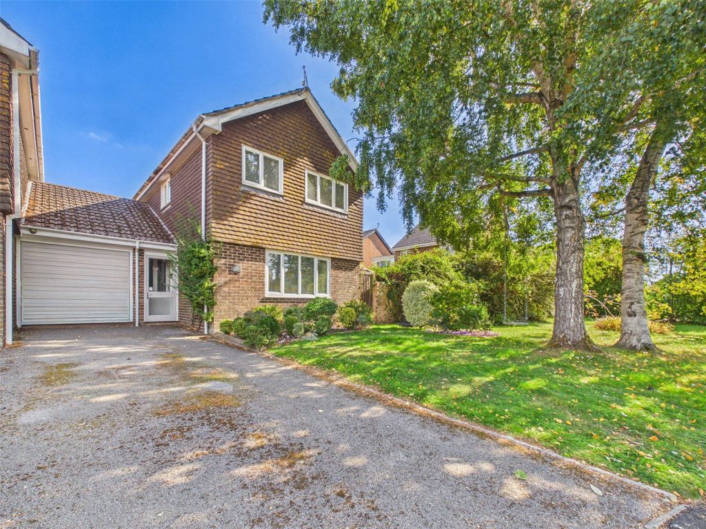 Shirley Close, Bransgore, Christchurch, Dorset, BH23 8NU