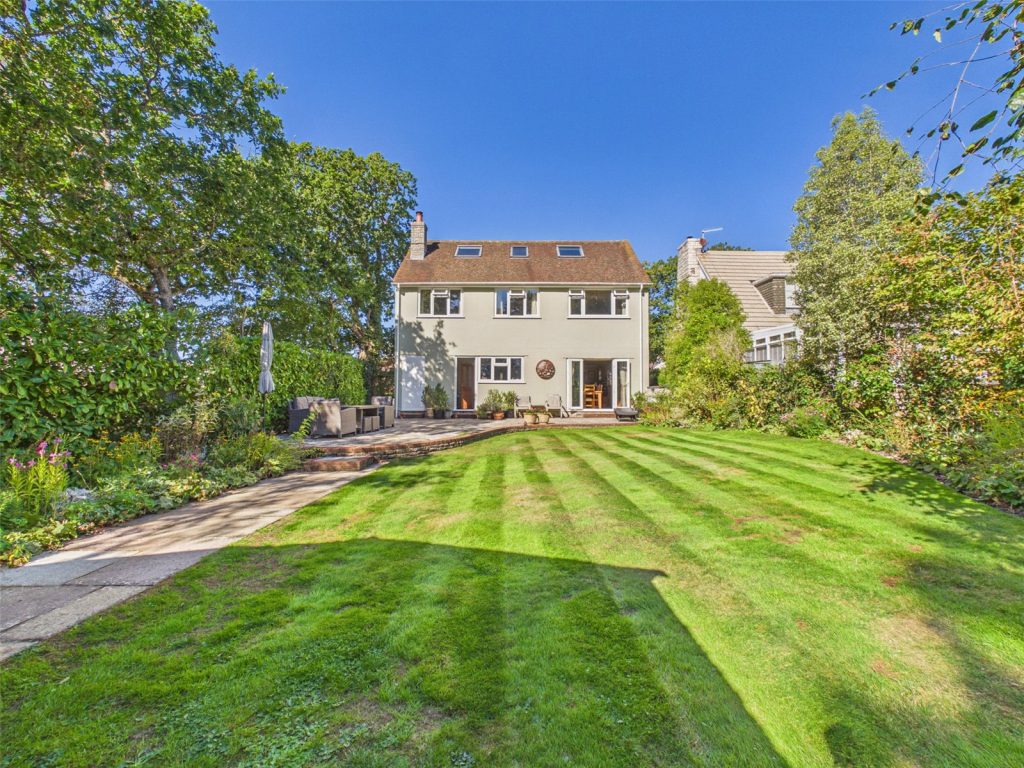 Poplar Close, Bransgore, Christchurch, Dorset, BH23 8JF