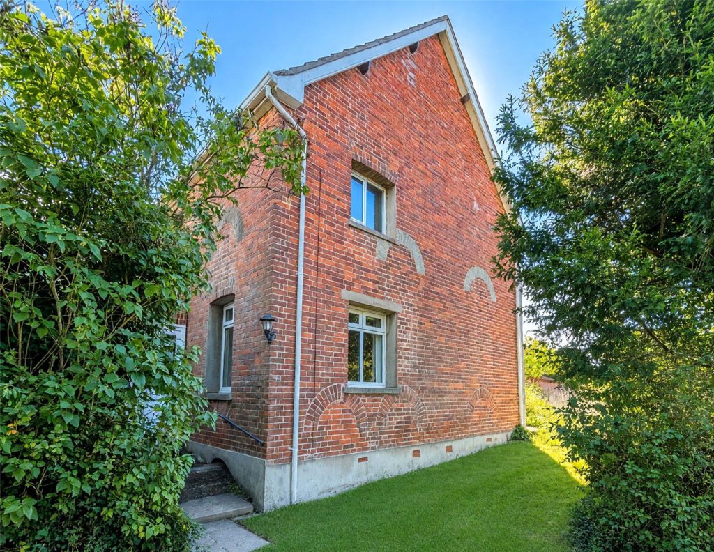 Croft Road, Neacroft, Christchurch, Dorset, BH23 8JS