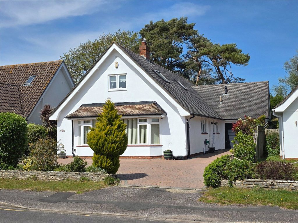 Waterford Gardens, Highcliffe, Christchurch, Dorset, BH23 5DP